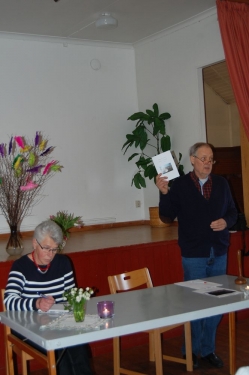 Stefan presenterar årsberättelsen