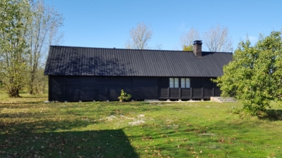 Tillbygget är 9,65 m, ursprungliga huset från 1974  är också 9,65, alltså en fördubbling av längden.